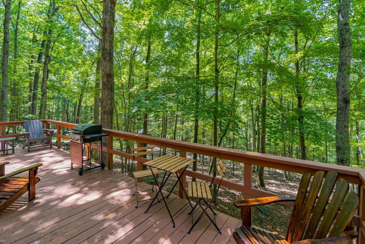 Secluded W Hot Tub, Fire Pit, Deck & Updated Wifi Great Cacapon Exterior foto